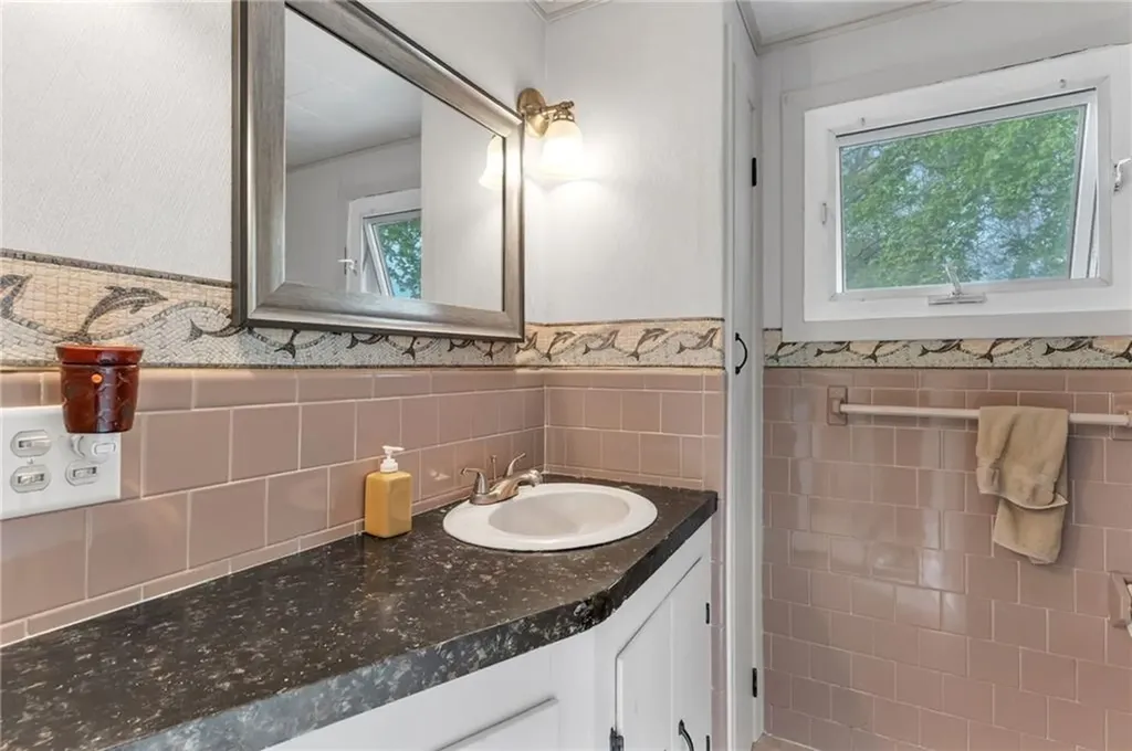 325 Church Avenue Warwick RI 02889