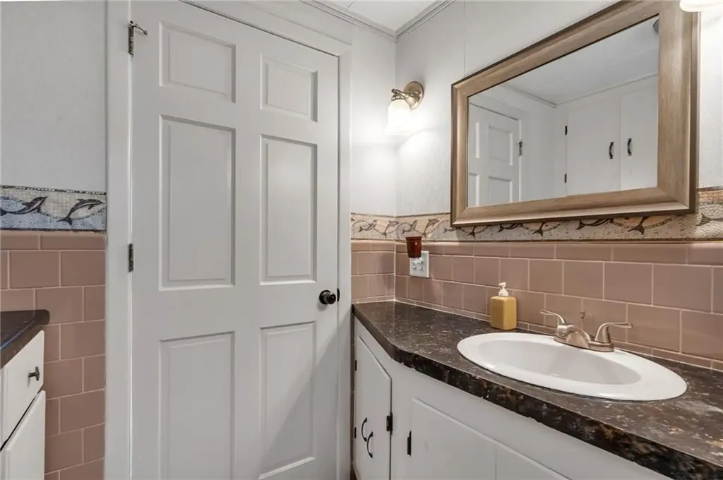 325 Church Avenue Warwick RI 02889