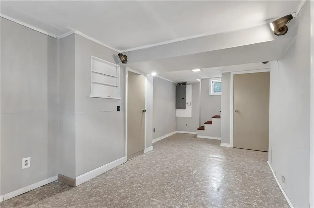 325 Church Avenue Warwick RI 02889