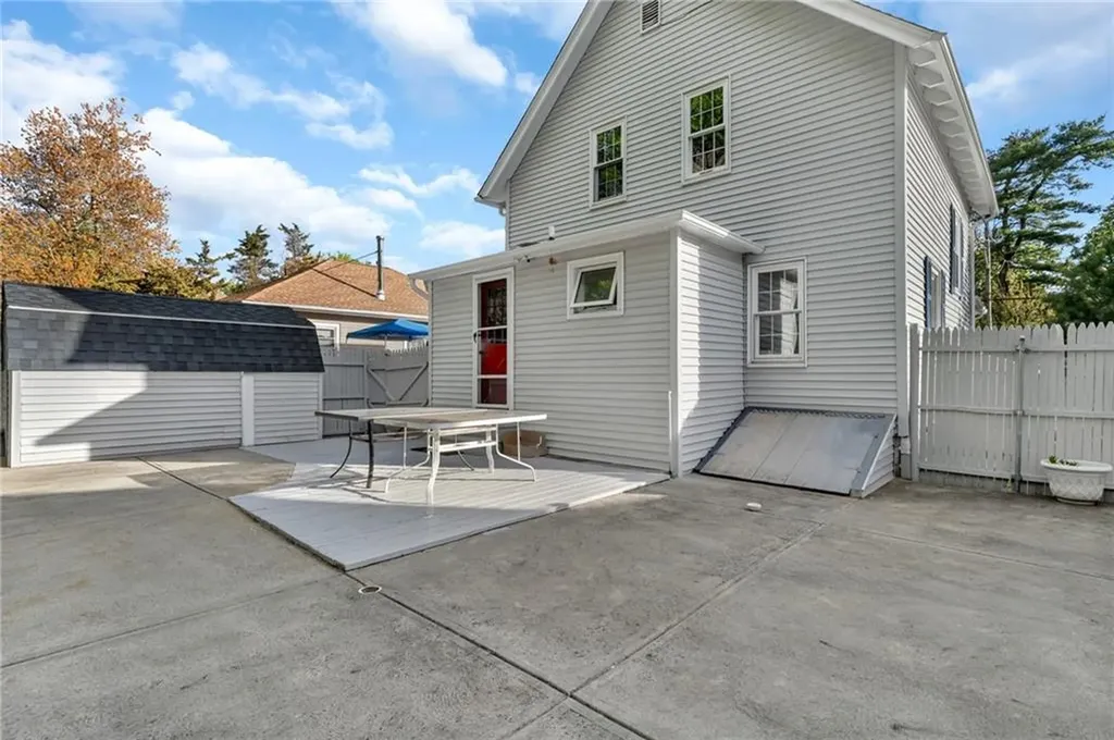 325 Church Avenue Warwick RI 02889