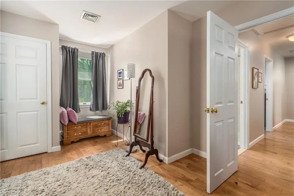 33 Wilbur Road Lincoln RI 02865