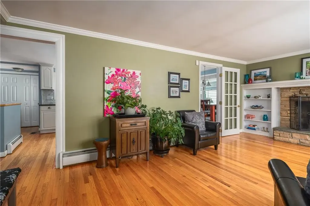 33 Wilbur Road Lincoln RI 02865