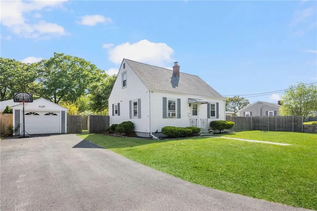 68 Maryland Avenue Warwick RI 02888