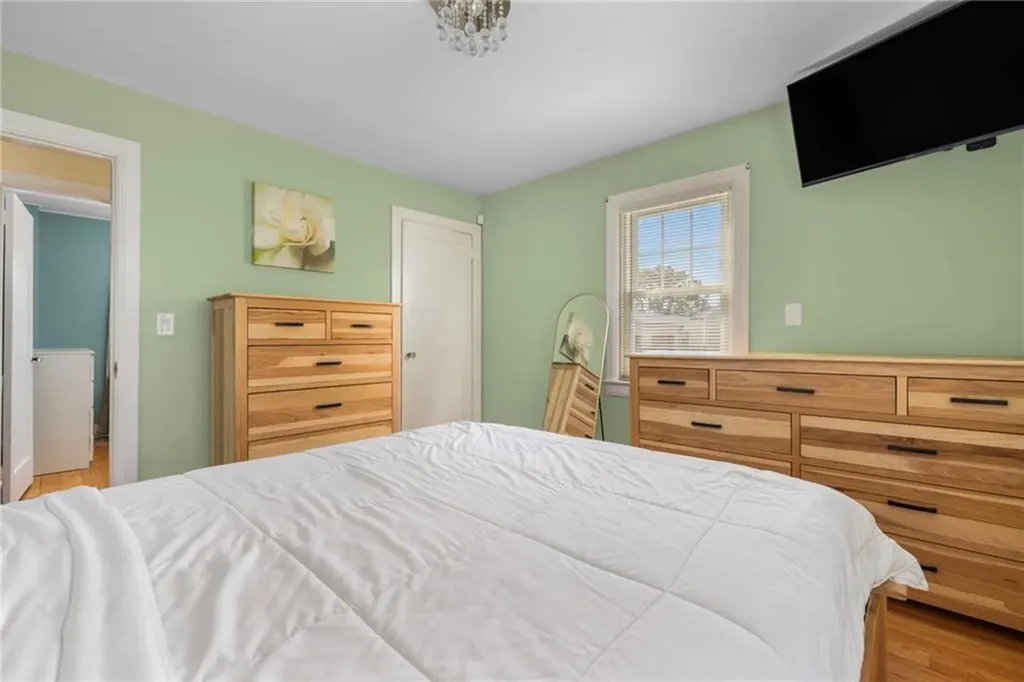 68 Maryland Avenue Warwick RI 02888