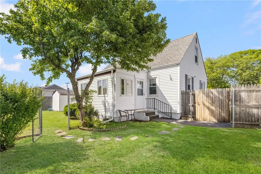 68 Maryland Avenue Warwick RI 02888