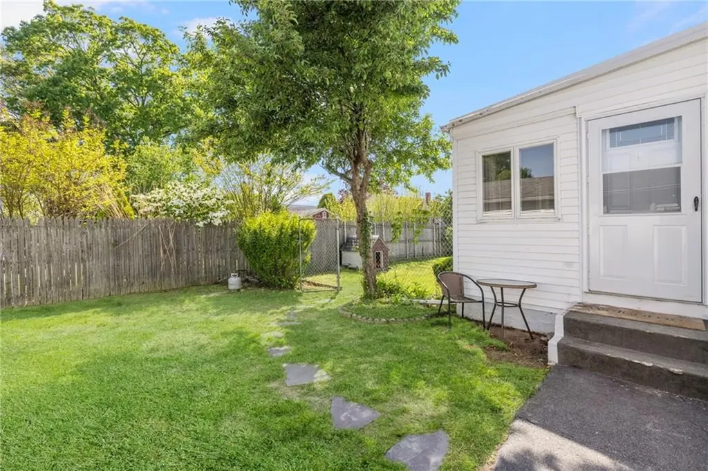 68 Maryland Avenue Warwick RI 02888