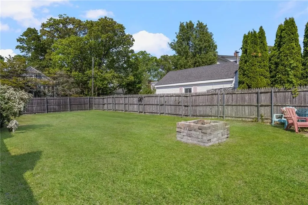 68 Maryland Avenue Warwick RI 02888
