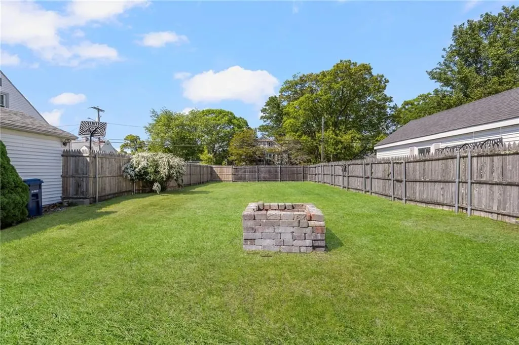 68 Maryland Avenue Warwick RI 02888