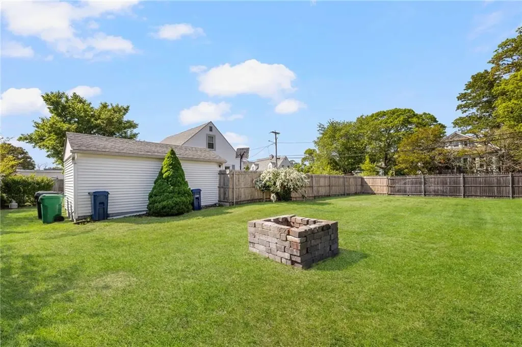 68 Maryland Avenue Warwick RI 02888
