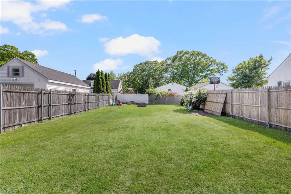 68 Maryland Avenue Warwick RI 02888