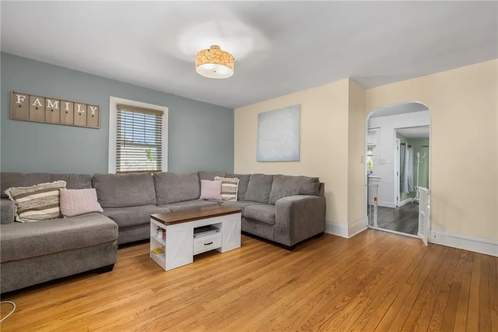 68 Maryland Avenue Warwick RI 02888
