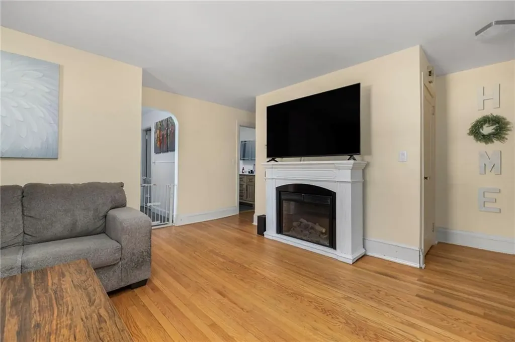 68 Maryland Avenue Warwick RI 02888