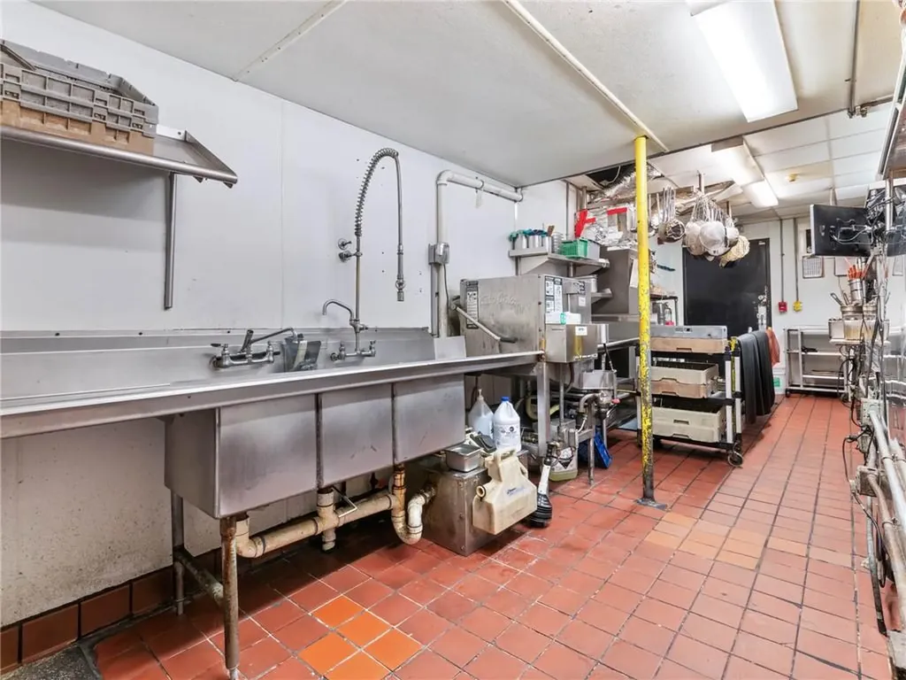 176 Columbus Avenue Pawtucket RI 02860