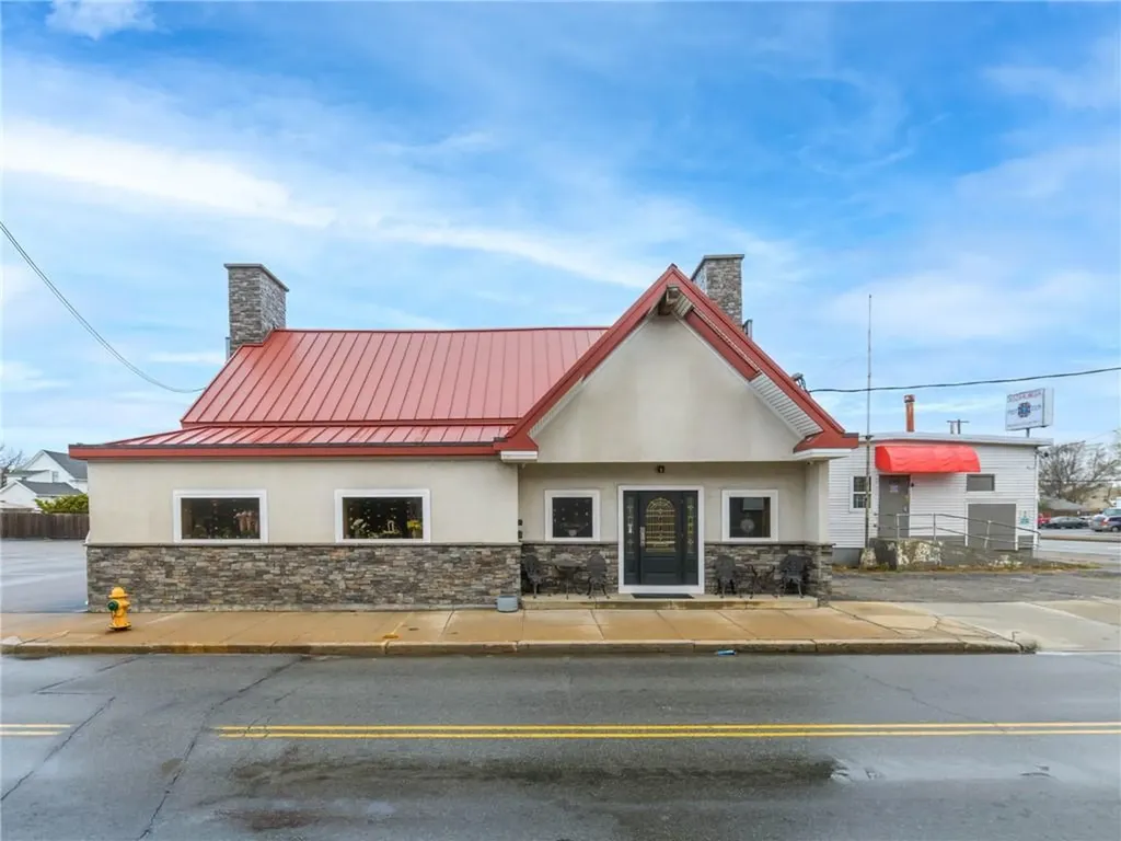 176 Columbus Avenue Pawtucket RI 02860