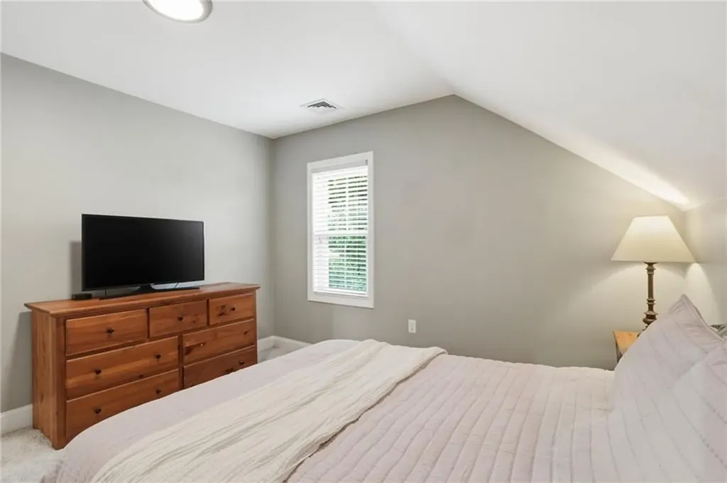 91 Sowams Road Barrington RI 02806
