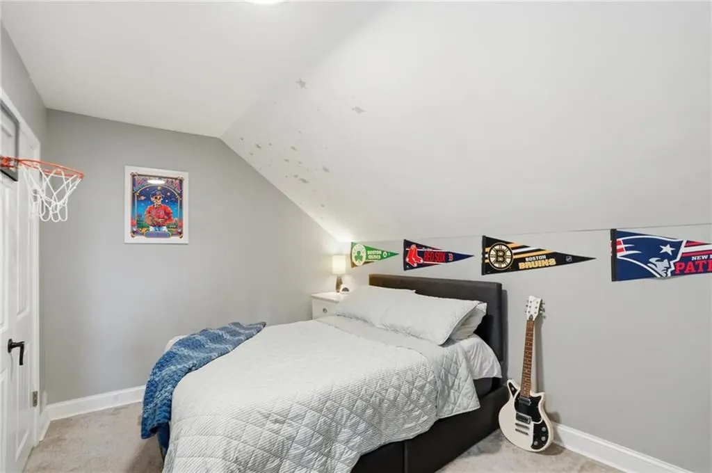 91 Sowams Road Barrington RI 02806