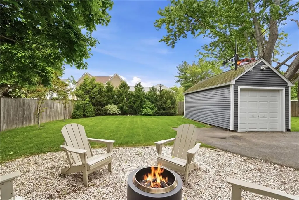 91 Sowams Road Barrington RI 02806