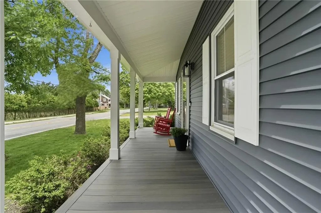 91 Sowams Road Barrington RI 02806