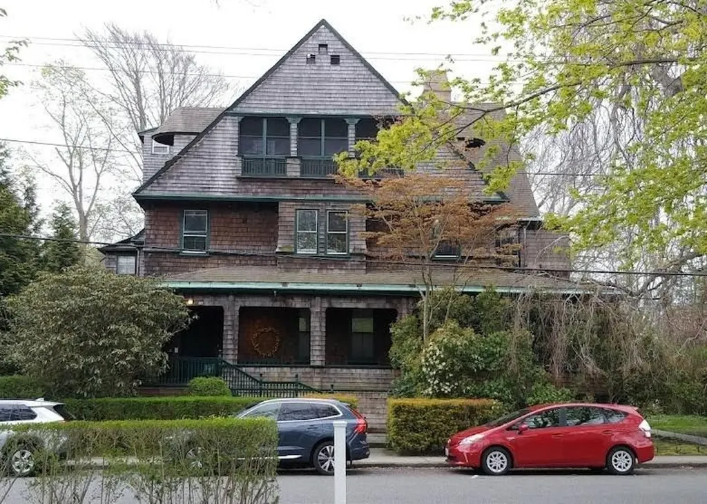 37 Catherine Street Newport RI 02840