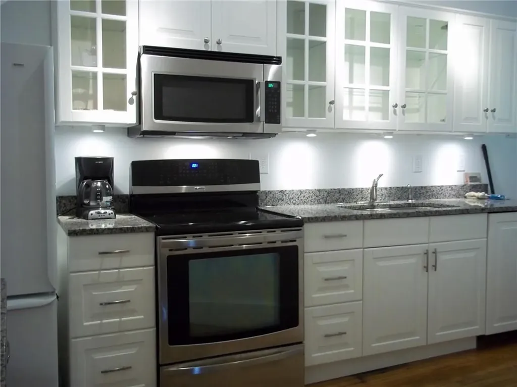 37 Catherine Street Newport RI 02840