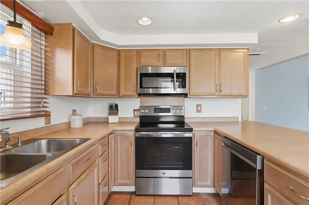 191 Long View Drive Warwick RI 02886