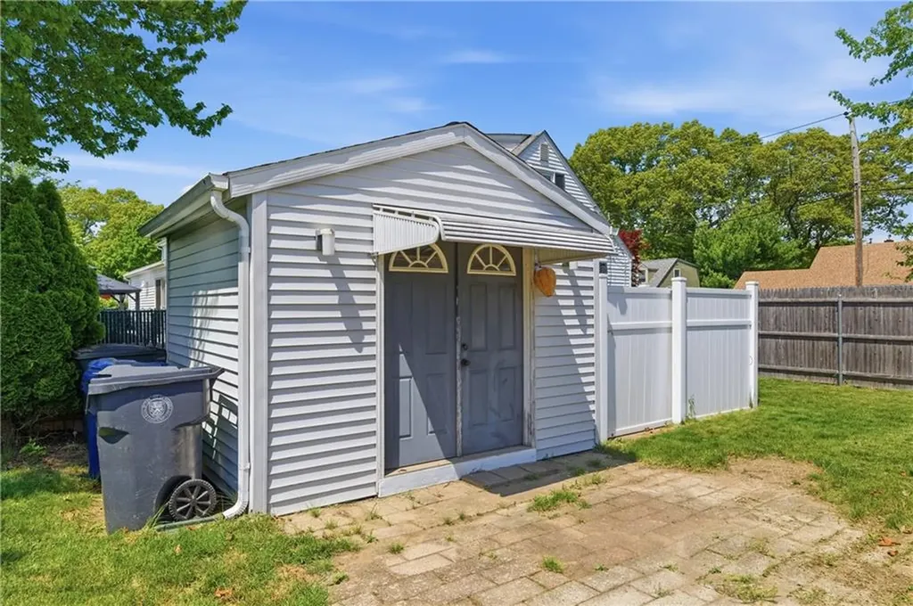 191 Long View Drive Warwick RI 02886