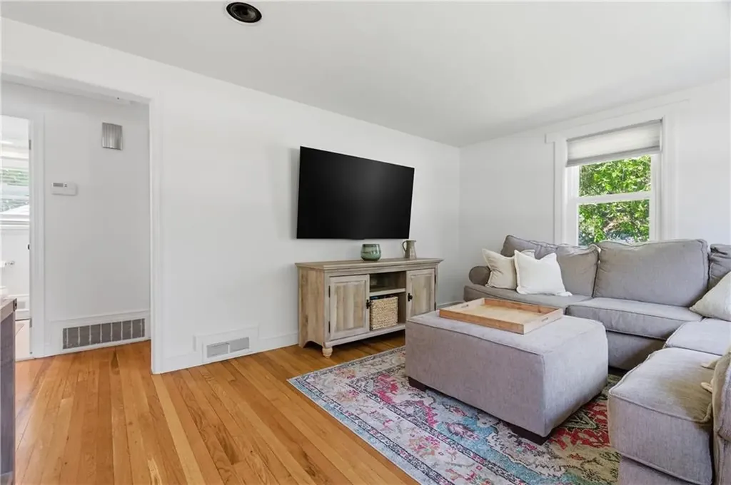 191 Long View Drive Warwick RI 02886