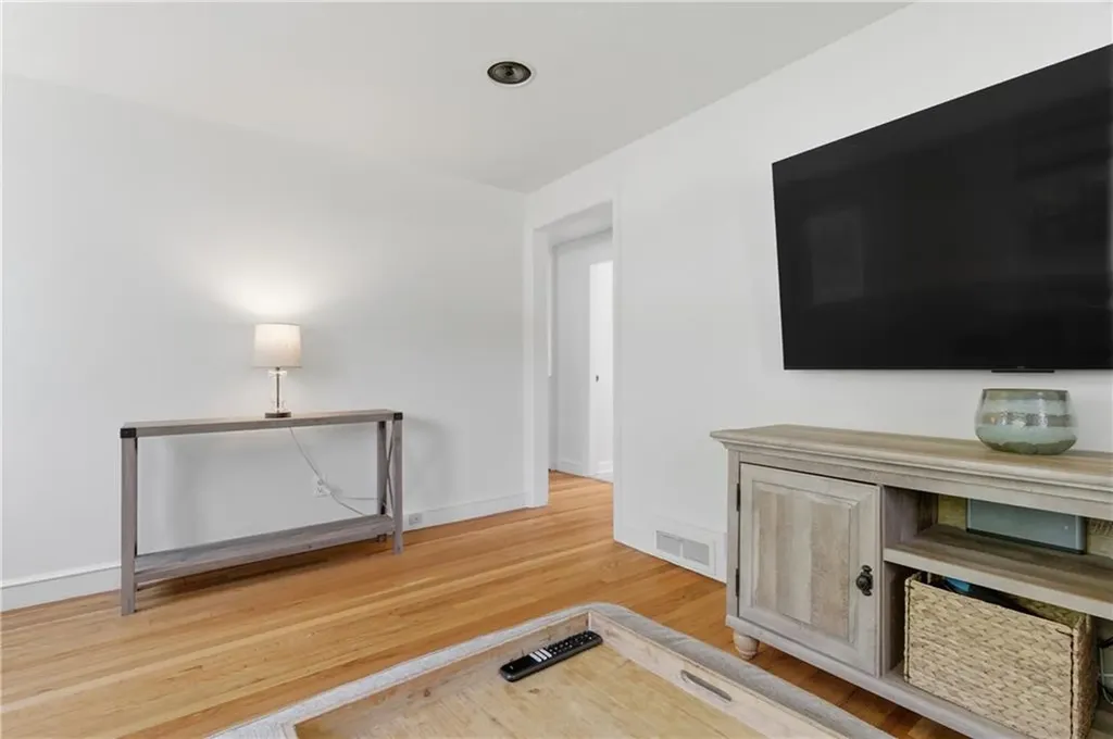 191 Long View Drive Warwick RI 02886