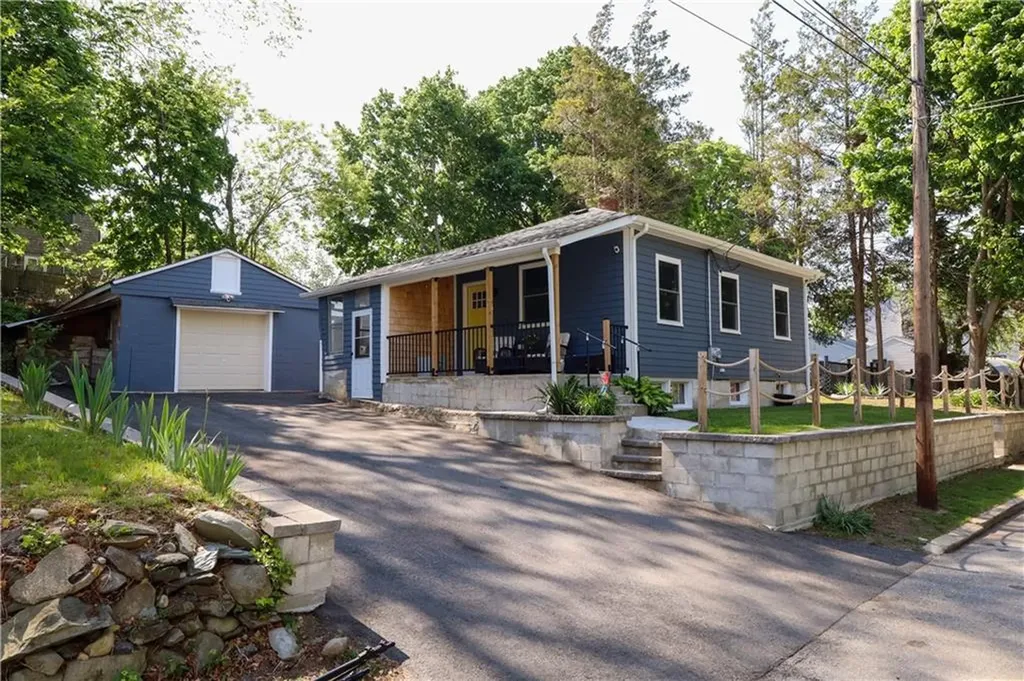 36 Munro Avenue Warren RI 02885