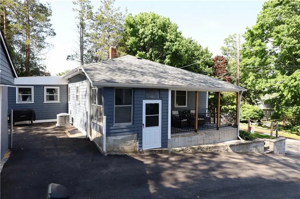 36 Munro Avenue Warren RI 02885