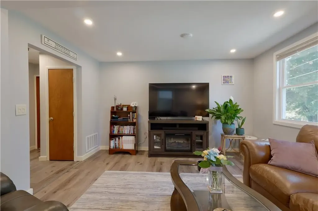 36 Munro Avenue Warren RI 02885