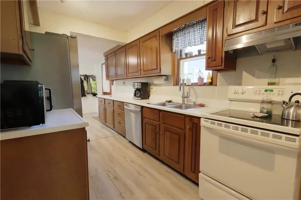 36 Munro Avenue Warren RI 02885