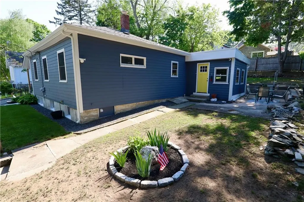 36 Munro Avenue Warren RI 02885