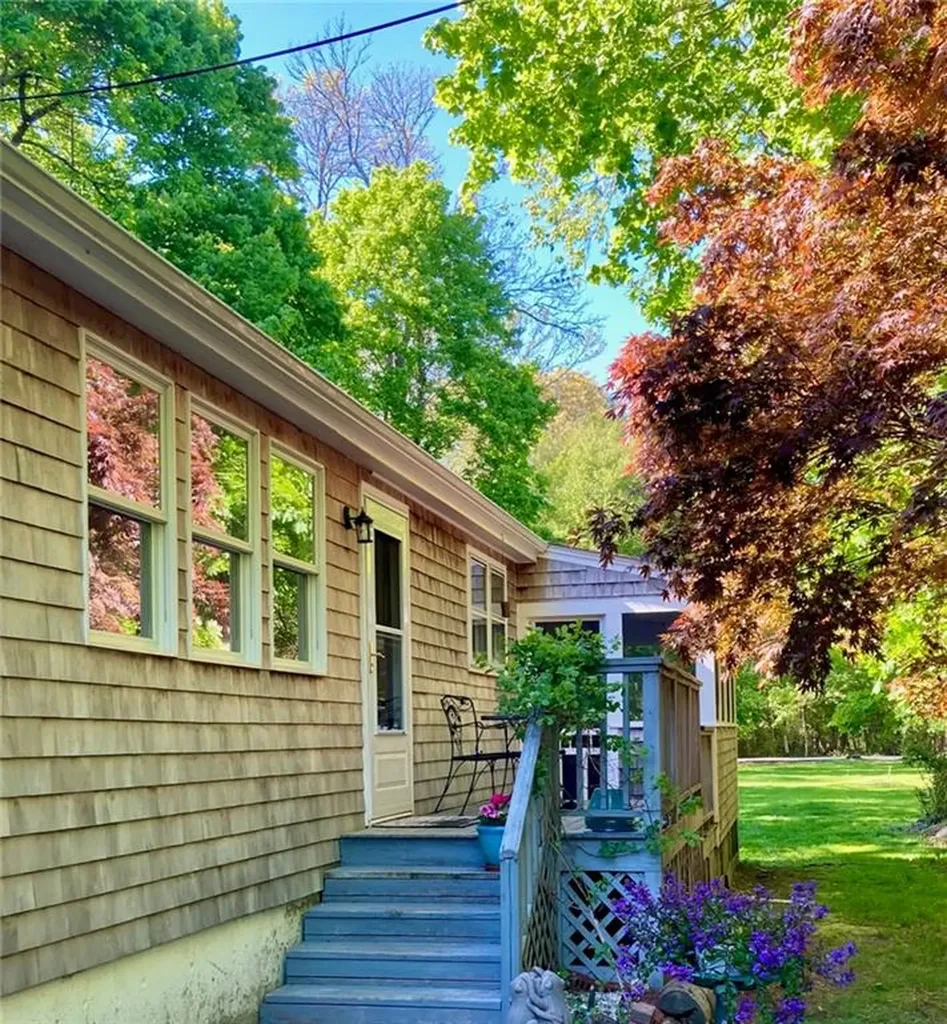 10 Summer Street Jamestown RI 02835
