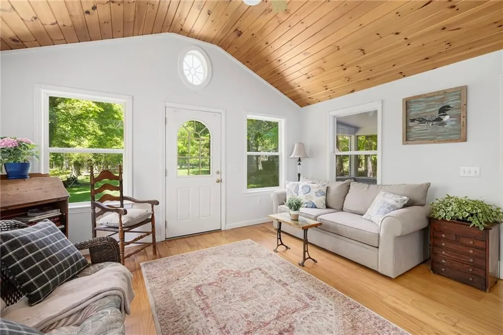 10 Summer Street Jamestown RI 02835