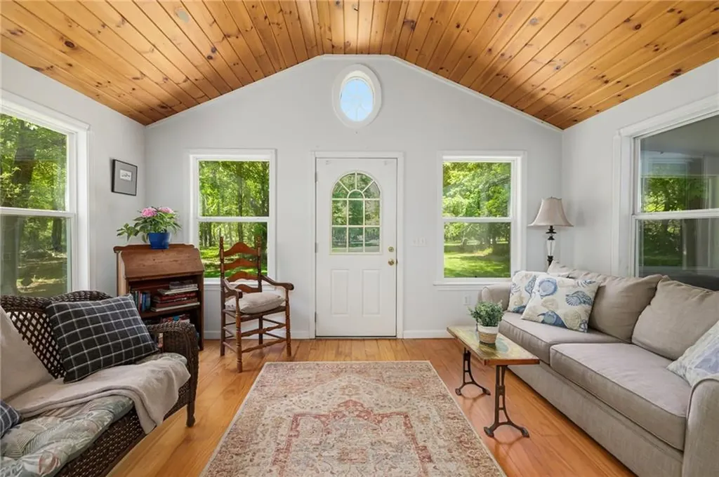10 Summer Street Jamestown RI 02835