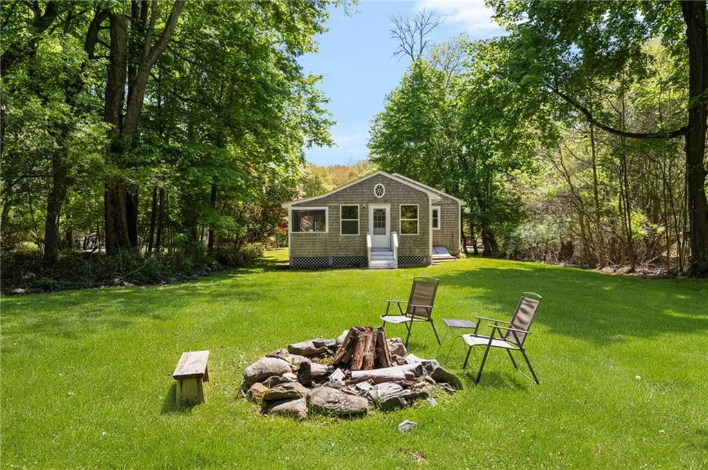 10 Summer Street Jamestown RI 02835