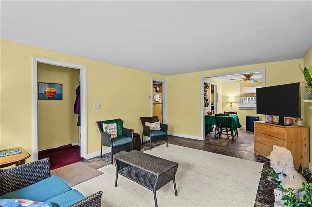 44 Capron Drive Warwick RI 02886