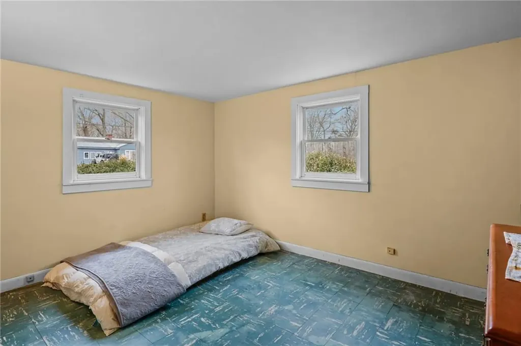 44 Capron Drive Warwick RI 02886