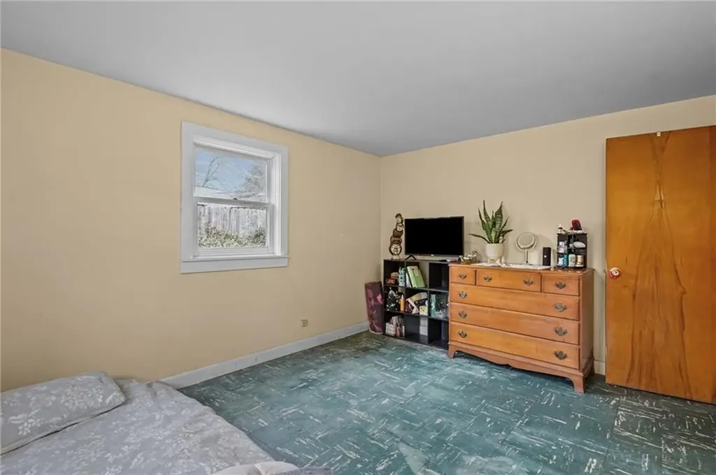 44 Capron Drive Warwick RI 02886