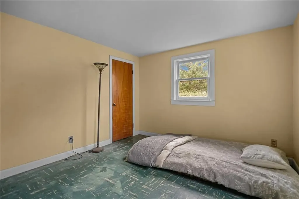 44 Capron Drive Warwick RI 02886