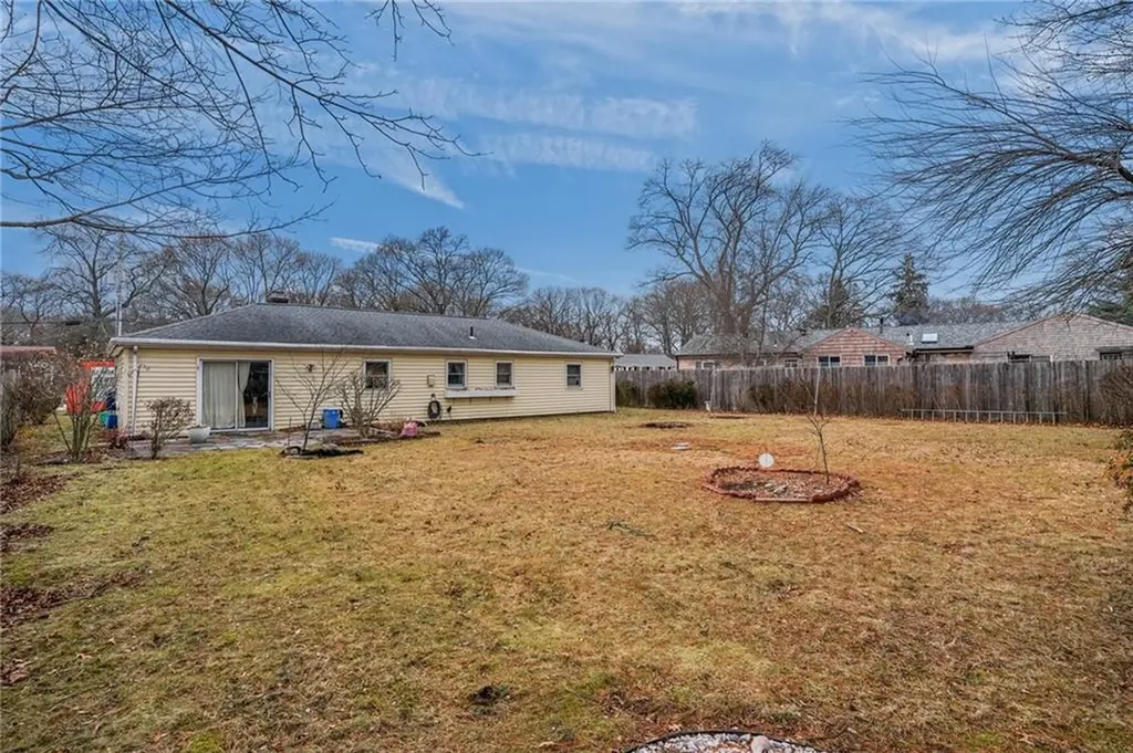 44 Capron Drive Warwick RI 02886