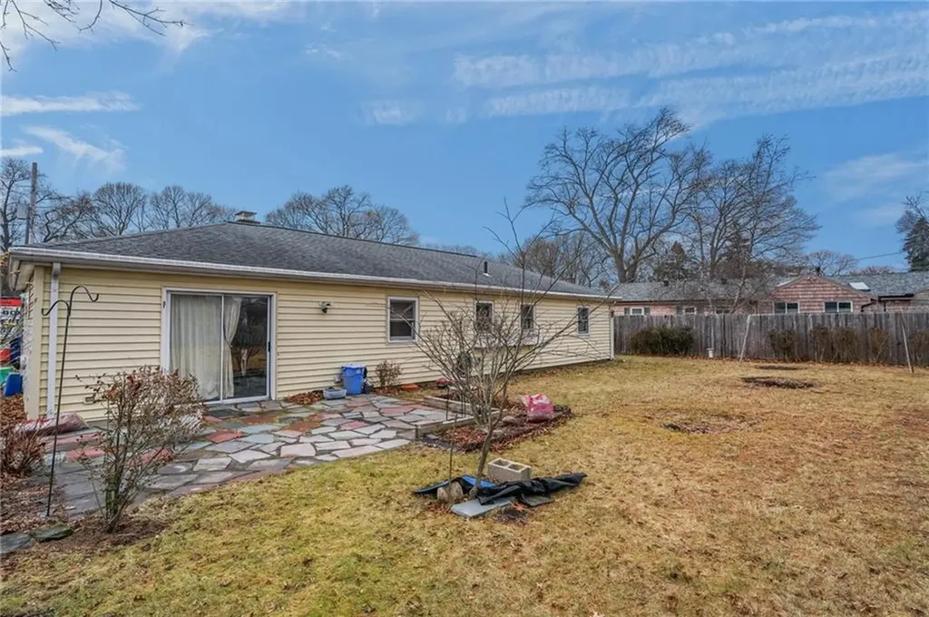 44 Capron Drive Warwick RI 02886