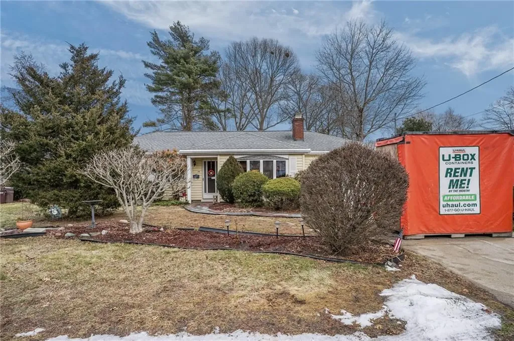 44 Capron Drive Warwick RI 02886