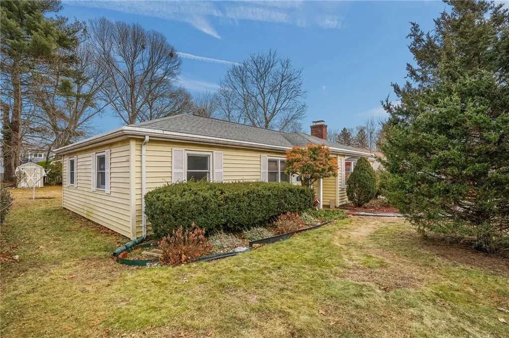 44 Capron Drive Warwick RI 02886