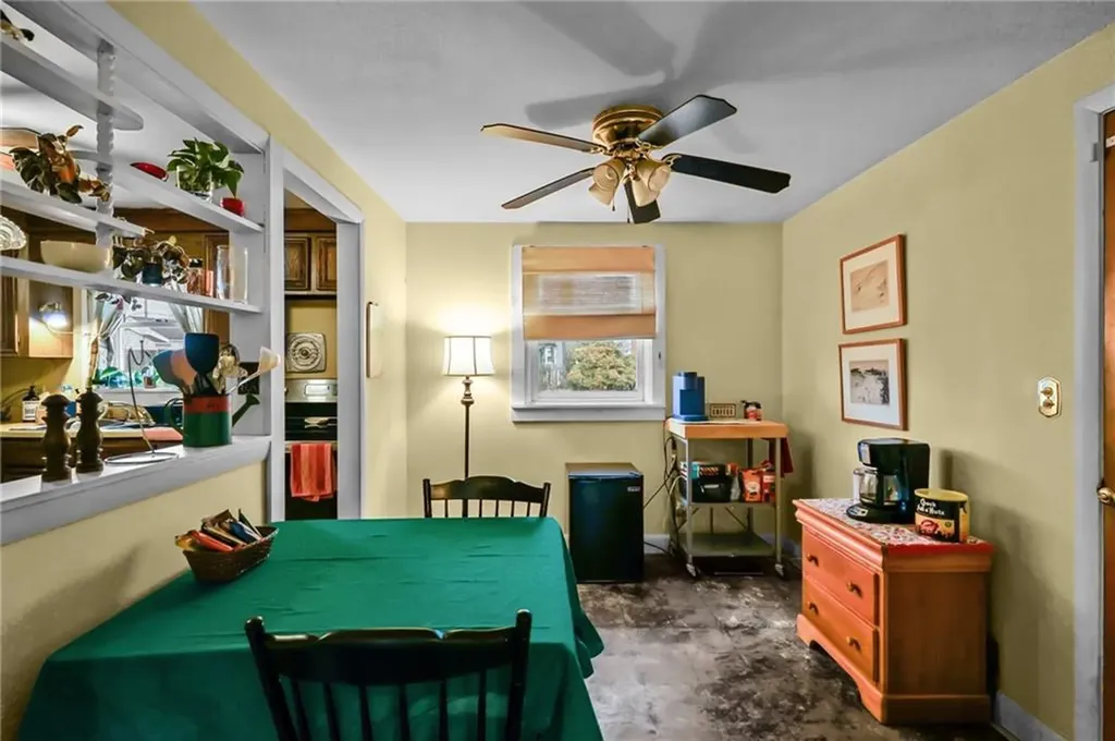 44 Capron Drive Warwick RI 02886