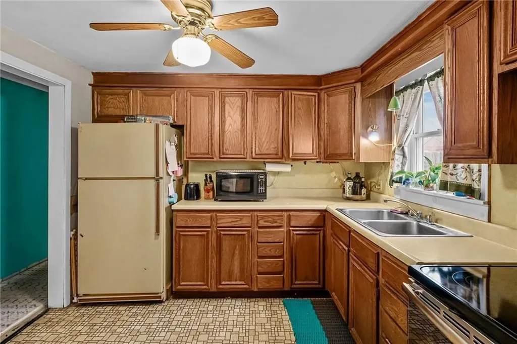 44 Capron Drive Warwick RI 02886