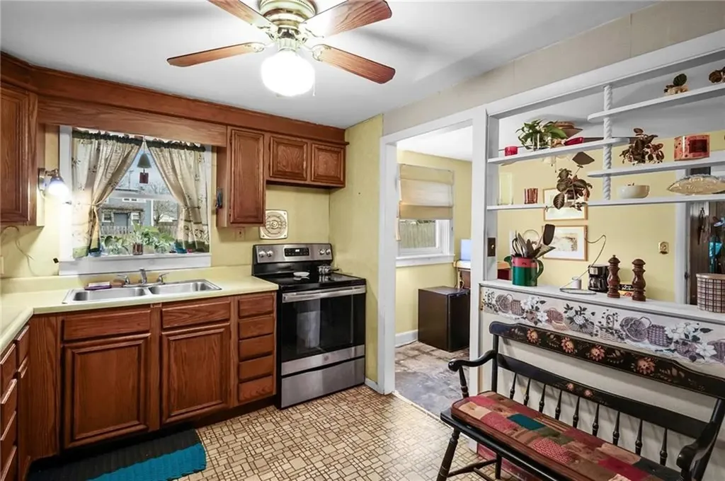 44 Capron Drive Warwick RI 02886