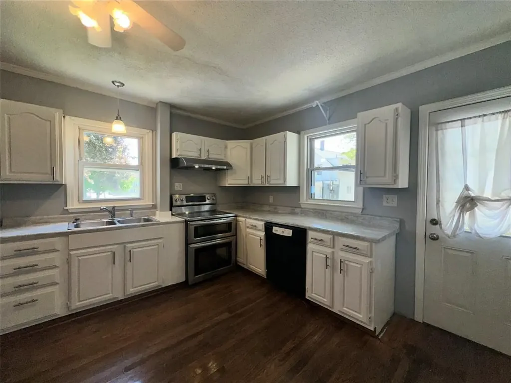 375 373 Old River Road Lincoln RI 02838