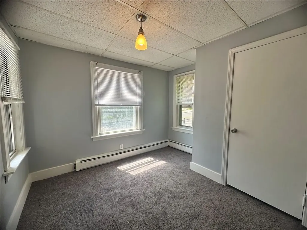 375 373 Old River Road Lincoln RI 02838